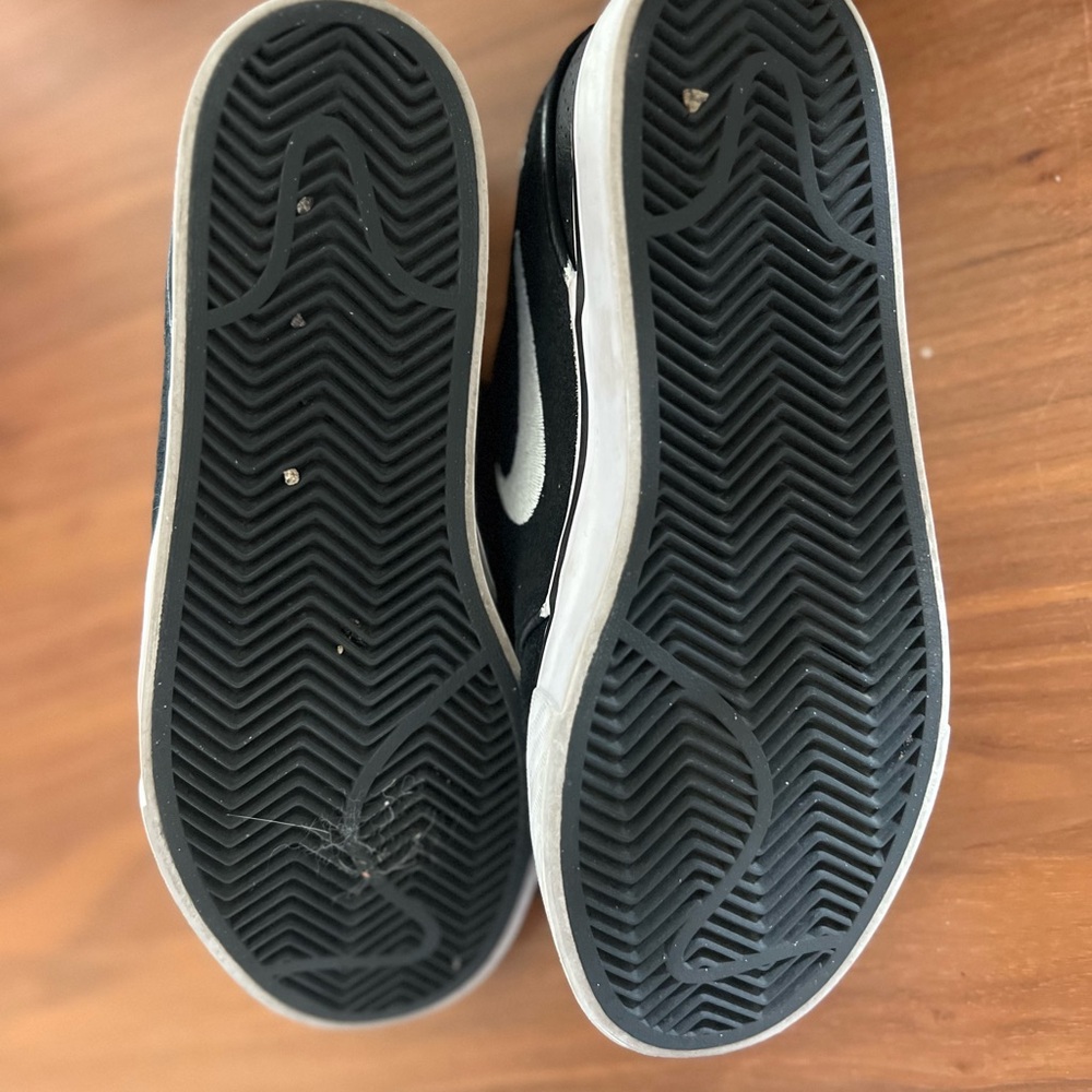 Boys Nike SB Stefan Janoski Size 4
Big Kids' Skate Shoes Black Teal Sneakers - Picture 5 of 5